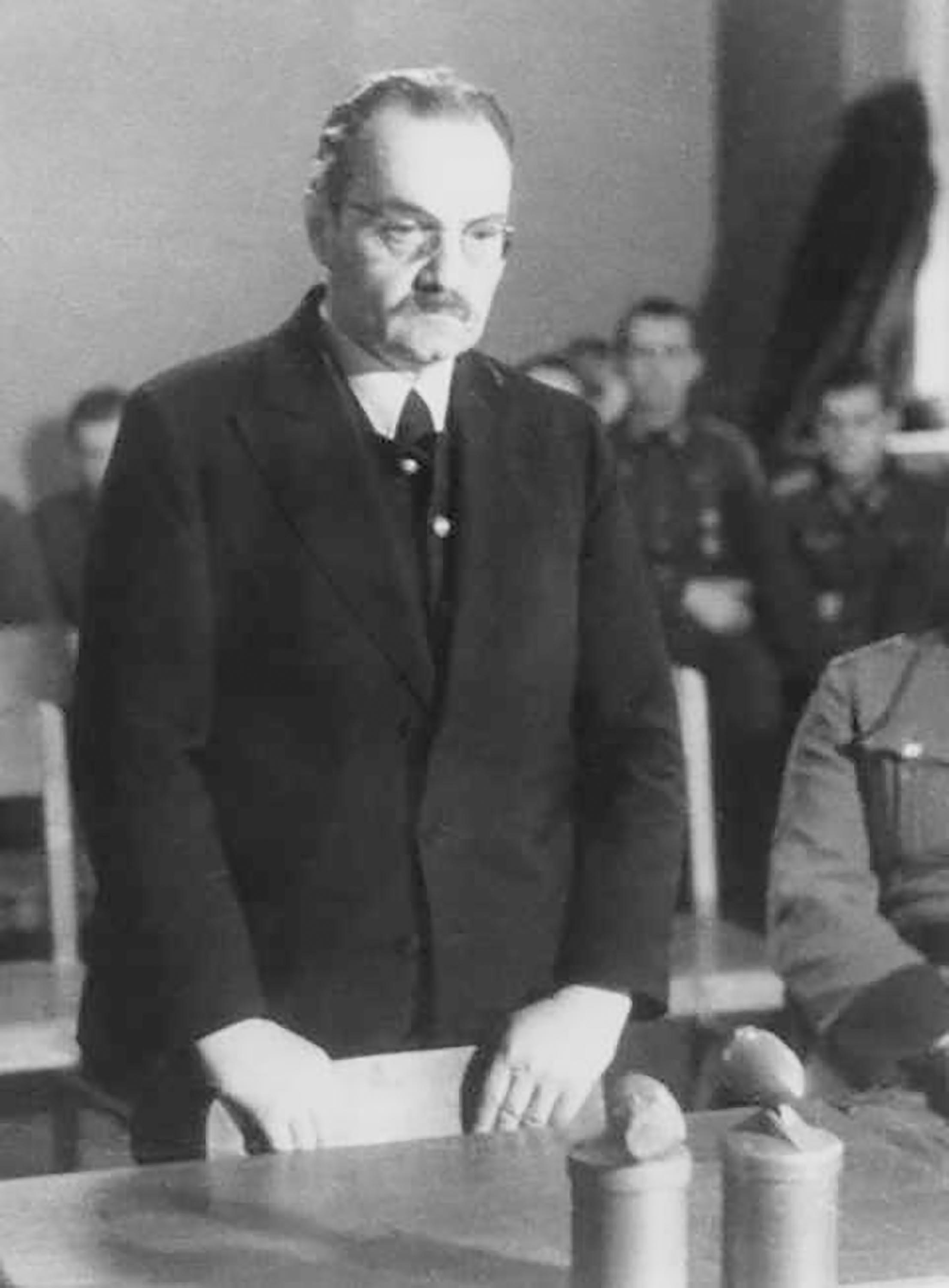 Vor dem „Volksgerichtshof“ am 17. Januar 1945